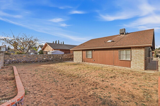 Building Photo - 12528 Martin Bauman Dr