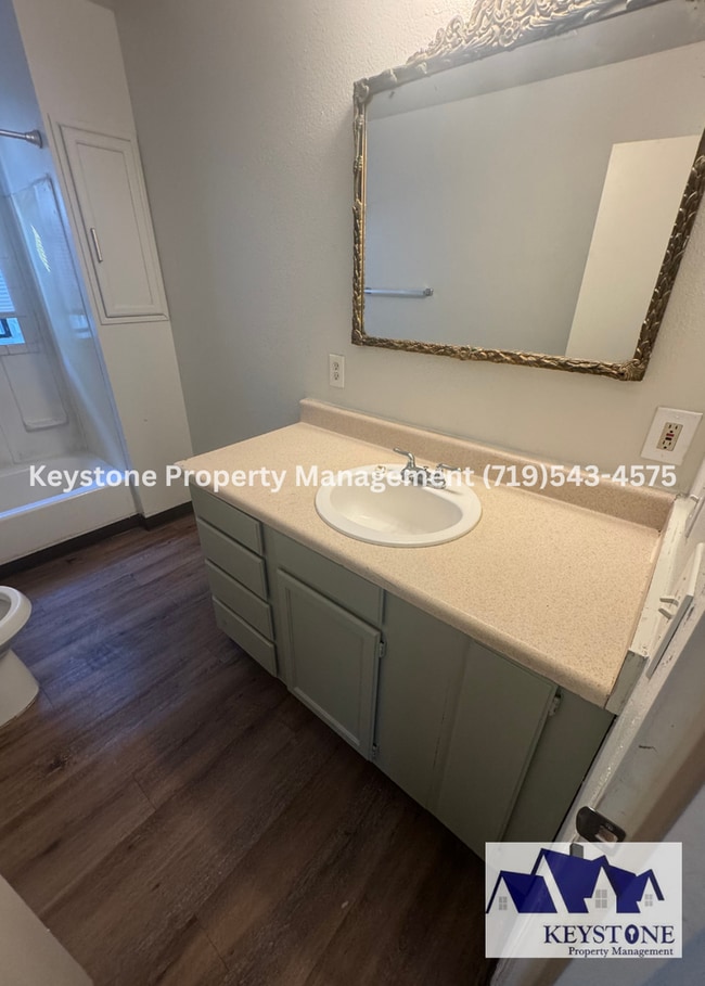 Building Photo - $550 Off Move In Special! Fresh Paint/New ...