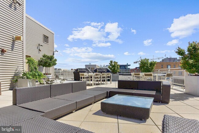 Building Photo - 440 L St NW