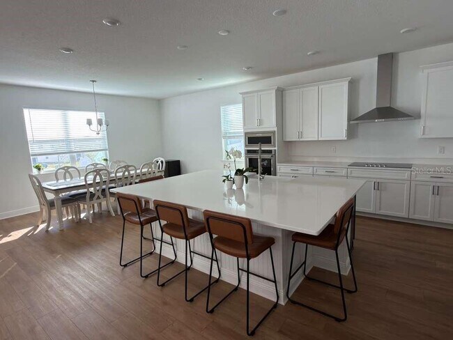 Building Photo - 1656 Pyramid Hl St