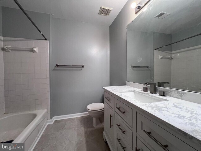 Building Photo - 9038 Falcon Glen Ct