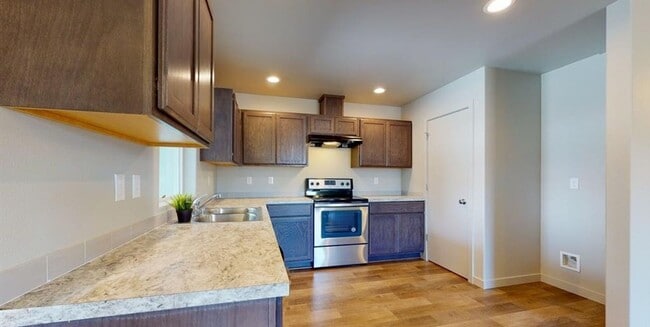Building Photo - Modern 3 Bedroom, 2 Bathroom Townhouse for...