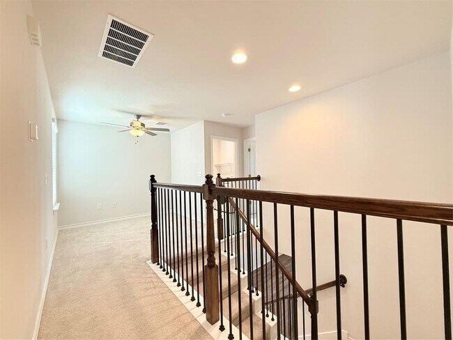 Building Photo - 7506 Elk Grove Path