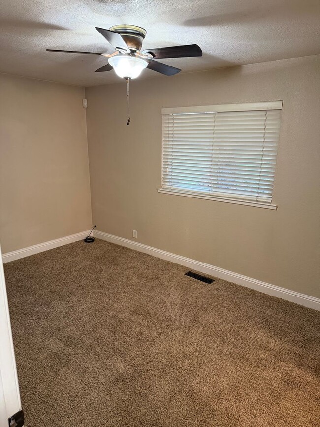 Building Photo - Pioneer Home