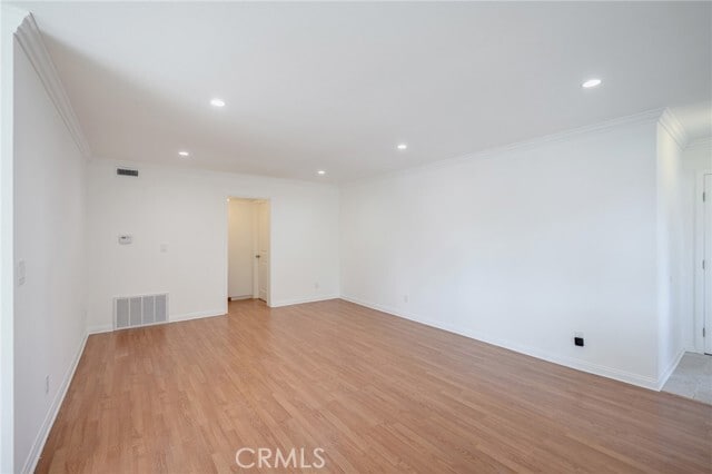 Building Photo - 823 E Wilson Ave