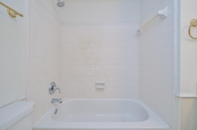 Building Photo - 7807 Maple Brook Ln