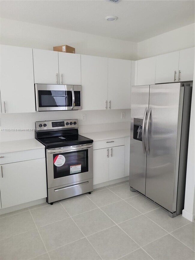Building Photo - 28672 SW 134th Ct
