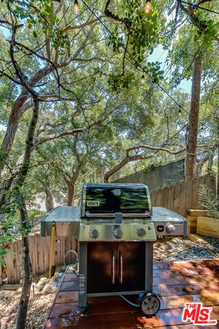 Building Photo - 8900 Hollywood Hills Rd