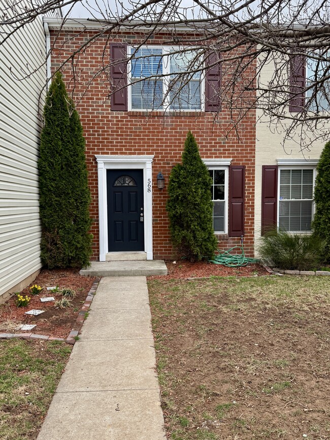 Building Photo - 568 Lancaster Pl