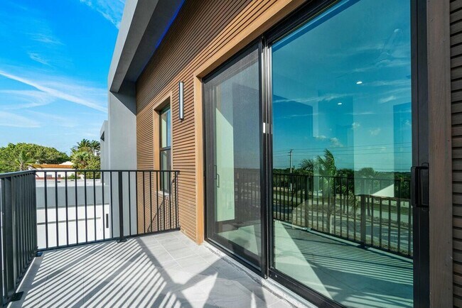 Building Photo - 13480 U.S. Rte 1