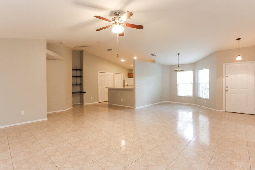 Building Photo - 11753 Shirburn Cir