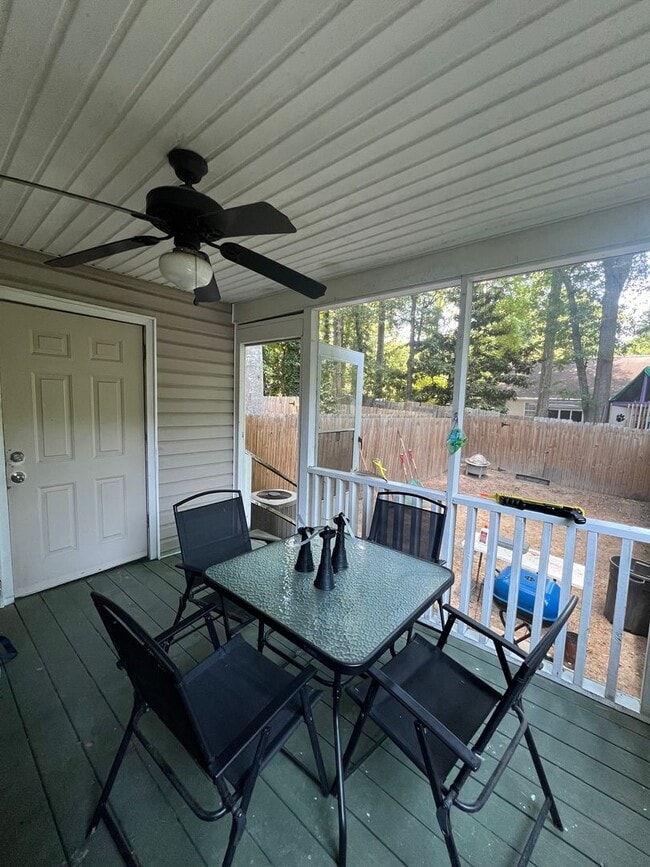 Building Photo - Townhome for Rent