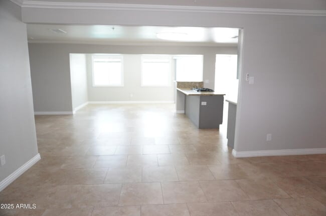Building Photo - 8355 E Palm Ln