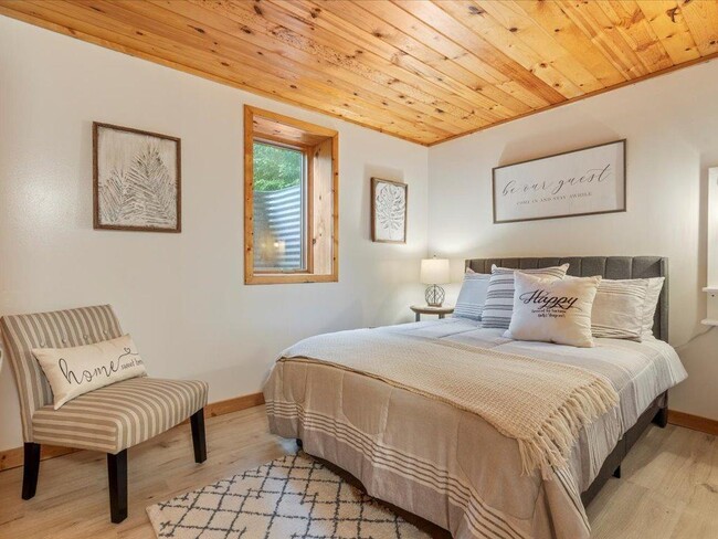 Building Photo - 29929 Aztec Cir