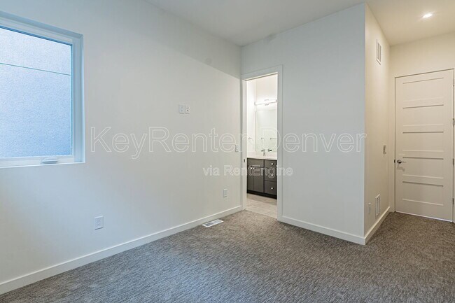 Building Photo - 1286 Osceola St