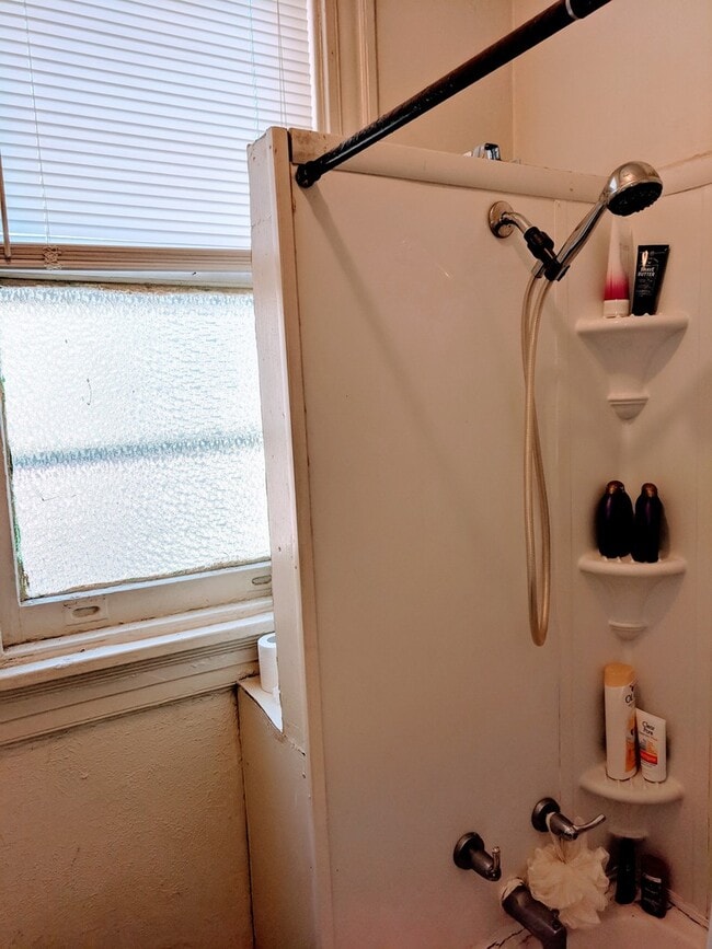 Building Photo - 1612 Floyd Ave