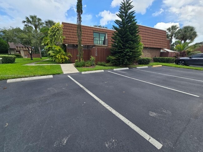 Building Photo - 1150 SW 118th Terrace