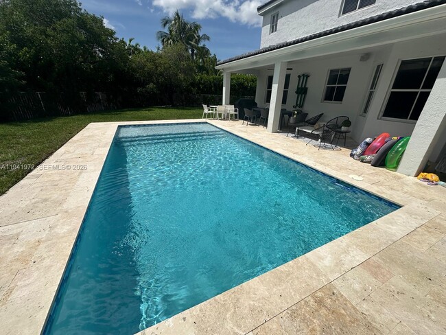 Building Photo - 1063 Sunflower Cir