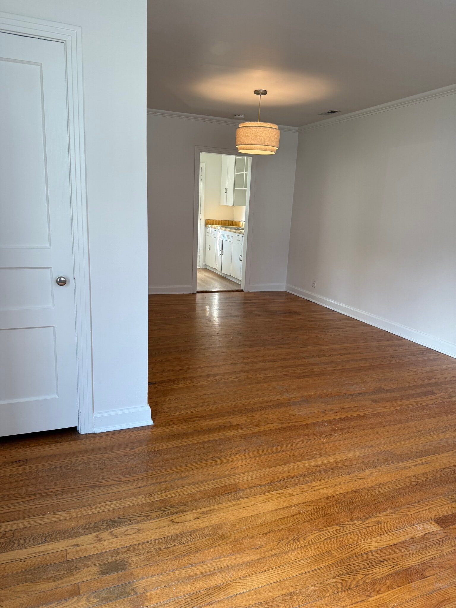 Living room - 5532 Knob Rd