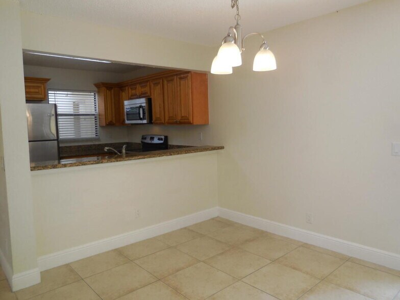 Building Photo - 1500 Windorah Way