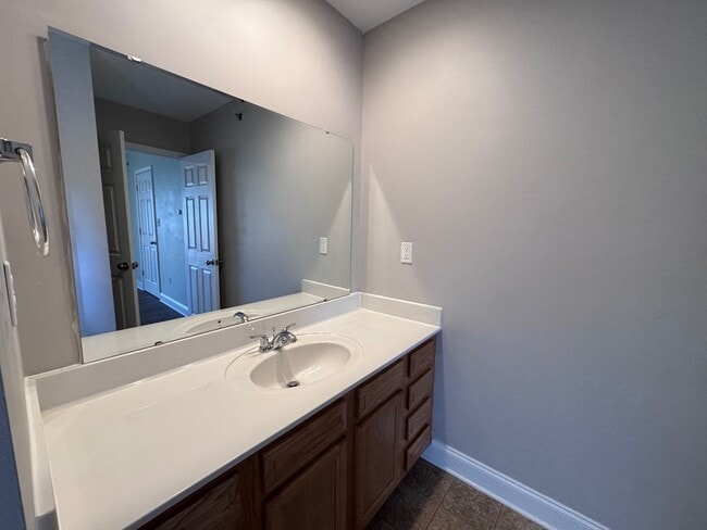 Building Photo - Central AVL Condo - Huge Deck, Views and Community Pool