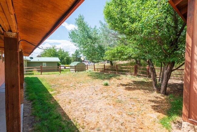 Building Photo - 307 N 3rd St