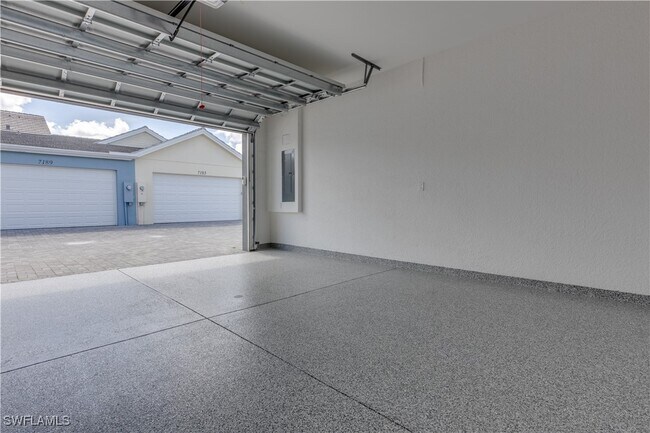 Building Photo - 7213 Saona CT