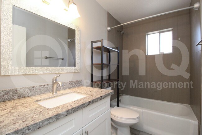 Building Photo - 8838 N 42nd Ave