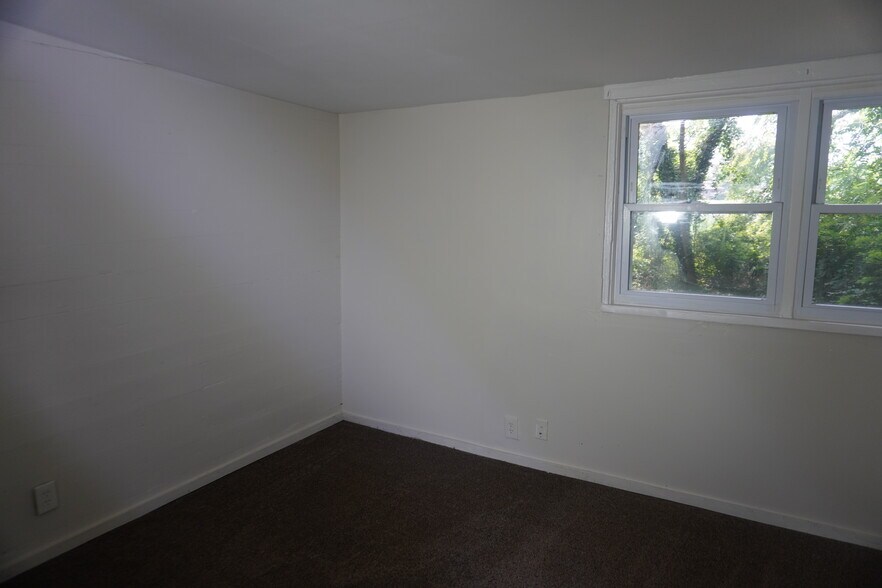 Building Photo - 2214 Vandermast Ln