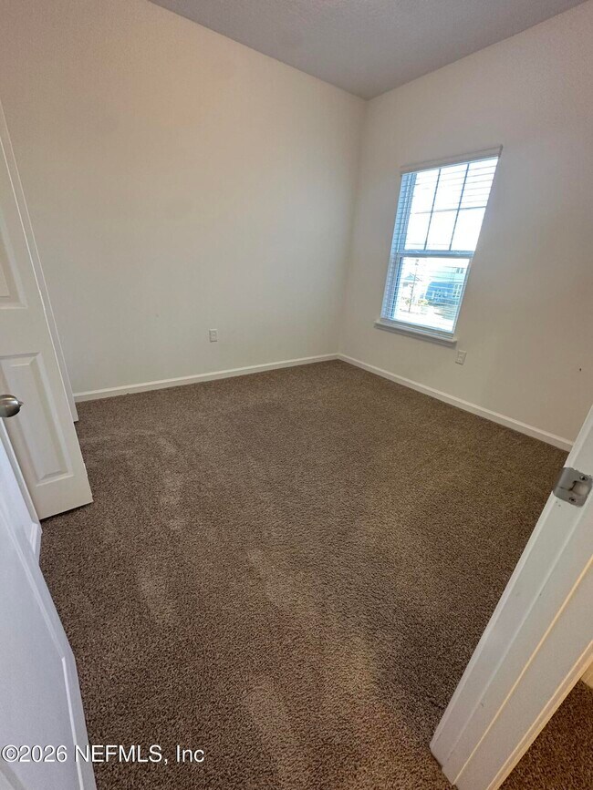 Building Photo - 136 Pinebury Ln