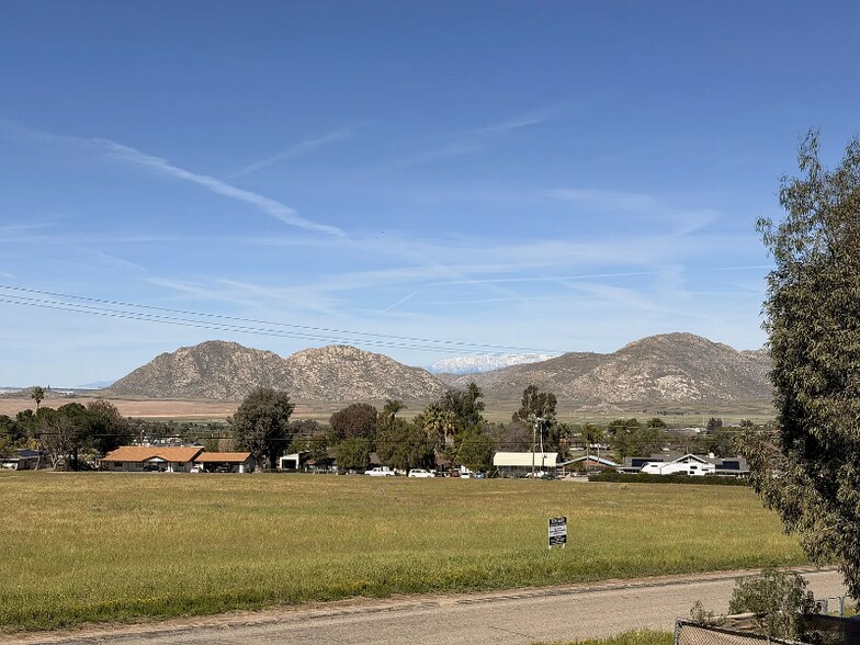 Building Photo - 21910 Hansen Ave