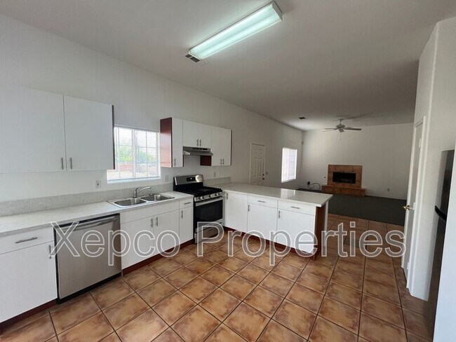 Primary Photo - 53750 Avenida Alvarado