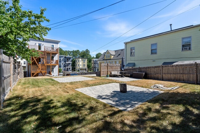 Building Photo - 18 Armandine St