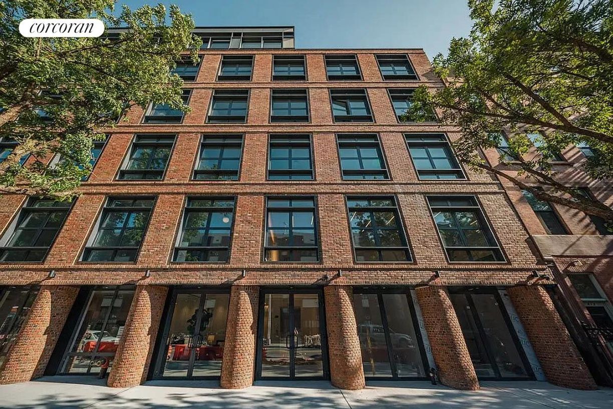 Building Photo - 420 Gates Ave