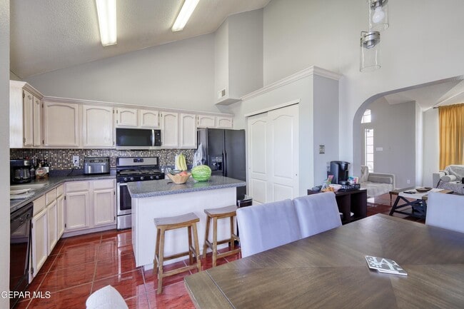 Building Photo - 7449 Plaza Taurina Dr