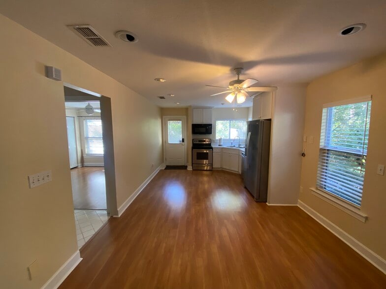 kitchen/Living room - 512 Williams St