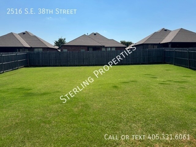 Building Photo - 2516 SE 38th St