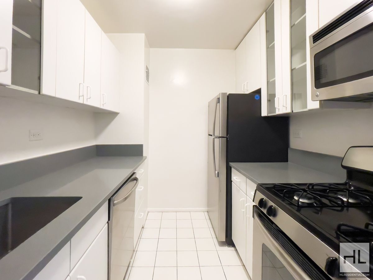 Building Photo - EAST 49 STREET