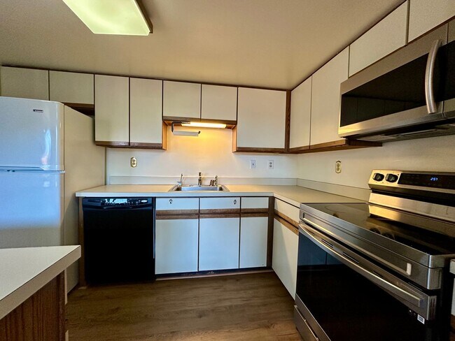 Building Photo - Allston 2-bed/1-bath with Laundry in Unit