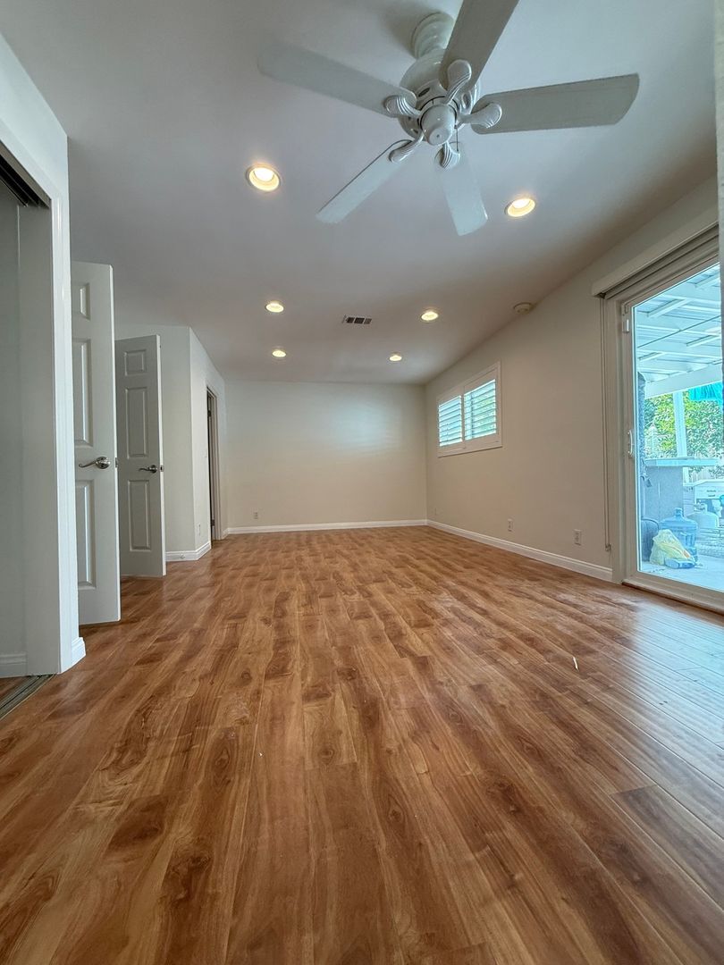 Building Photo - 6449 Sheltondale Ave