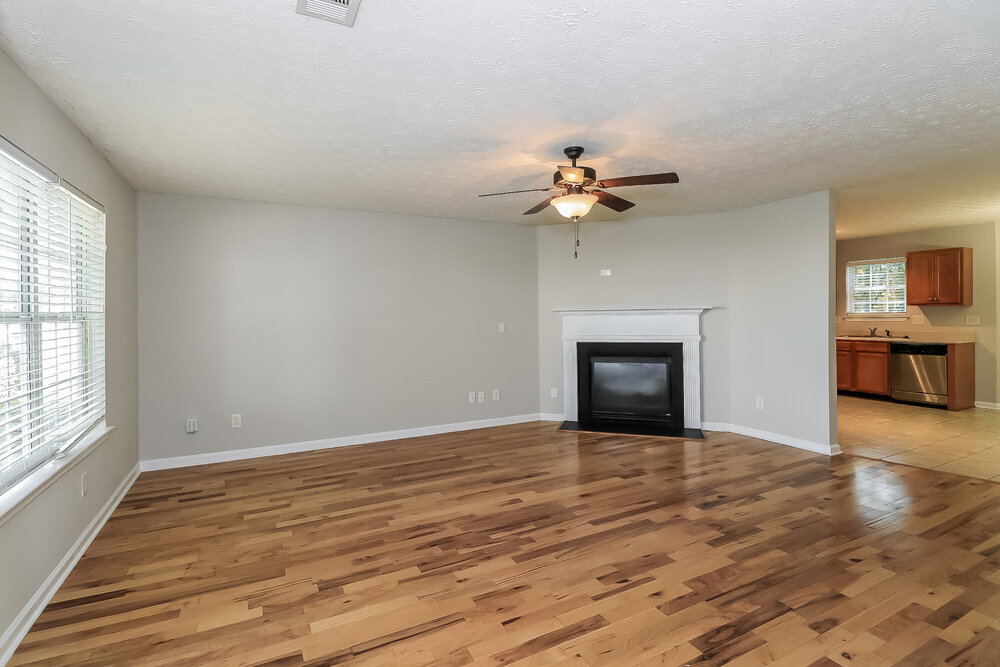 Building Photo - 86 Springbottom Dr SE