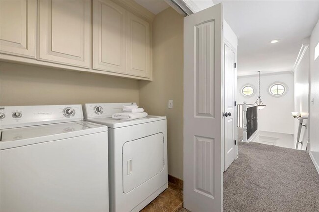 Building Photo - 619 N Rupple Rd