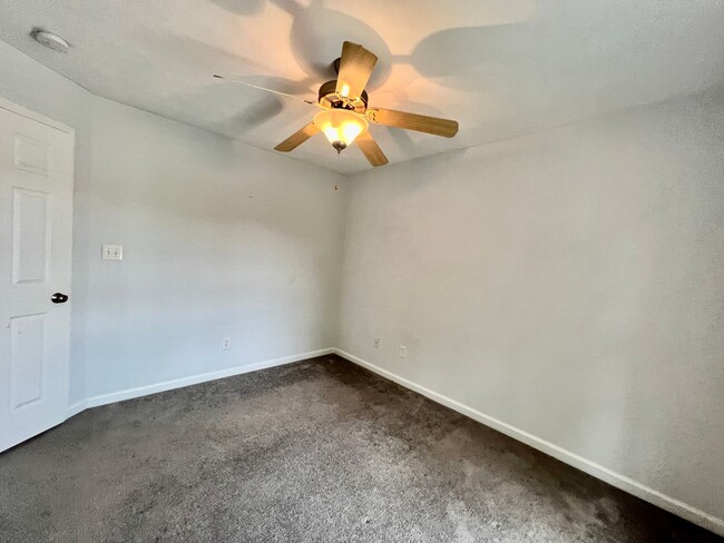Building Photo - 4 bedroom home in Oceanview, Norfolk