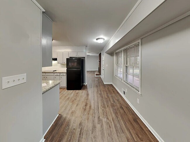 Building Photo - 3668 Scarlet Dr