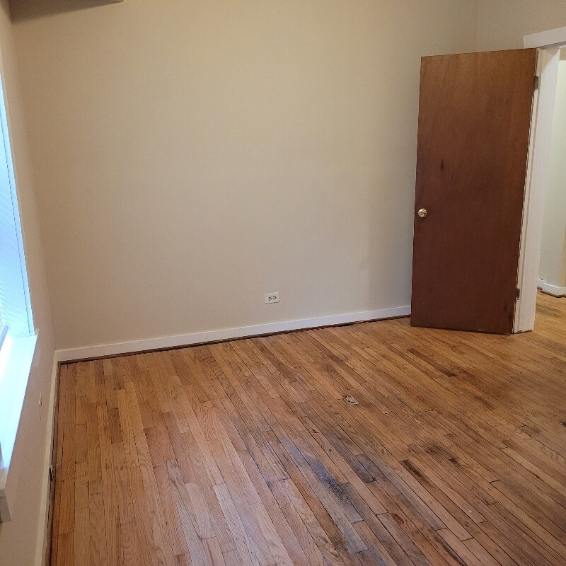 Building Photo - 6723 S Clyde Ave