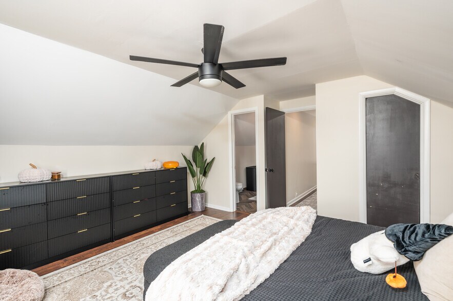 Building Photo - 195 S Sylvan Ave