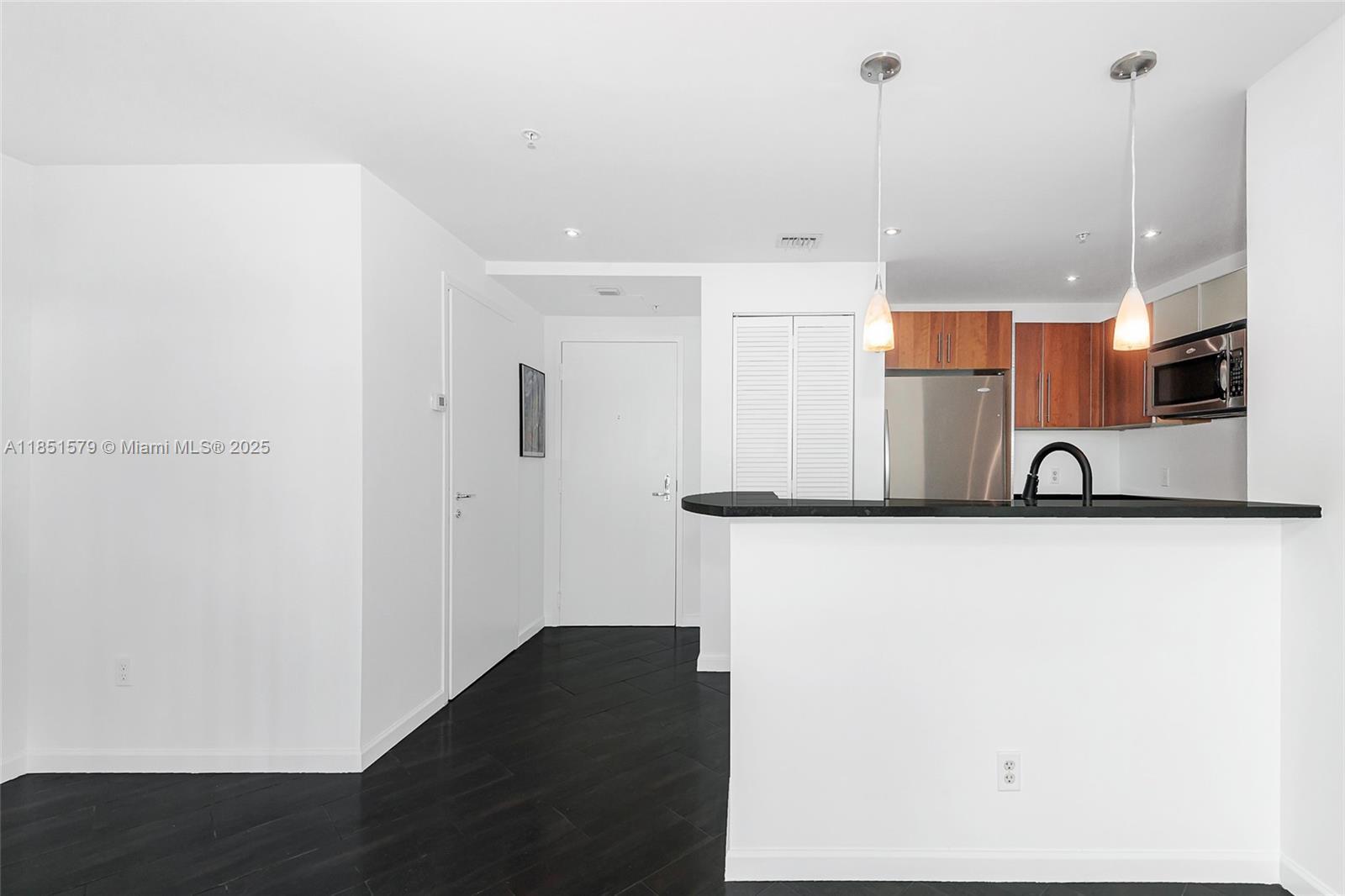 Building Photo - 300 S Biscayne Blvd