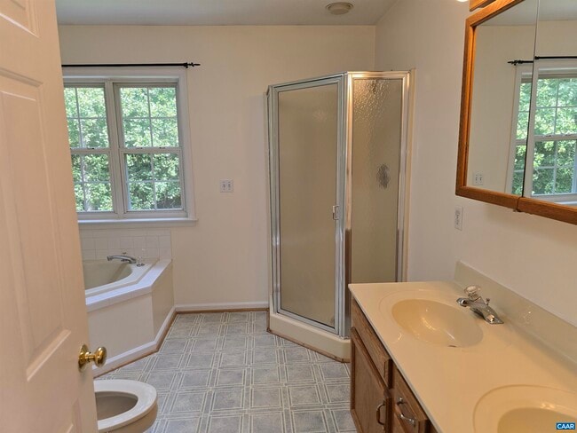 Building Photo - 259 Spring Oaks Ln