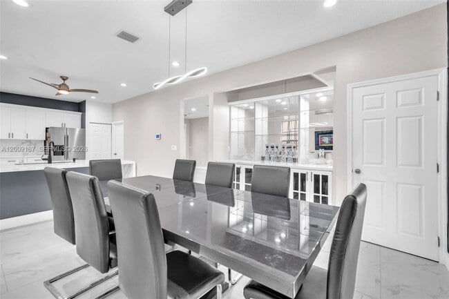 Building Photo - 5040 Willow Pond Rd W