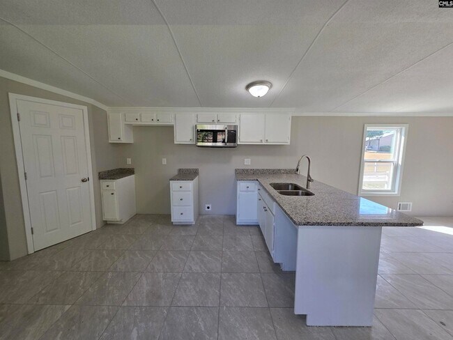 Building Photo - 714 Windy Rd